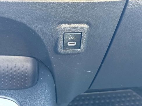 Used 2025 Toyota Corolla LE FWD image 32