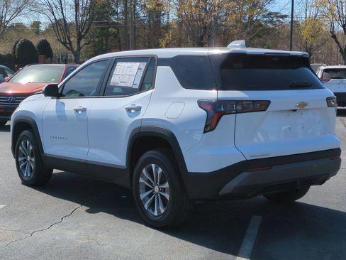 New 2026 Chevrolet Equinox LT FWD image 8
