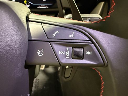 Used 2025 Lamborghini Urus SE AWD/4WD image 33