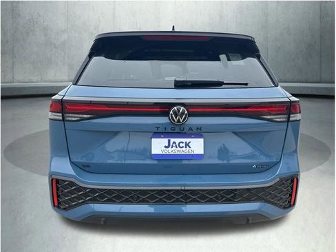 New 2026 Volkswagen Tiguan SE R-Line AWD/4WD image 4
