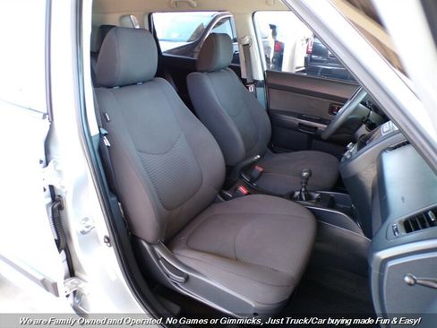 Used 2012 Kia Soul FWD image 26