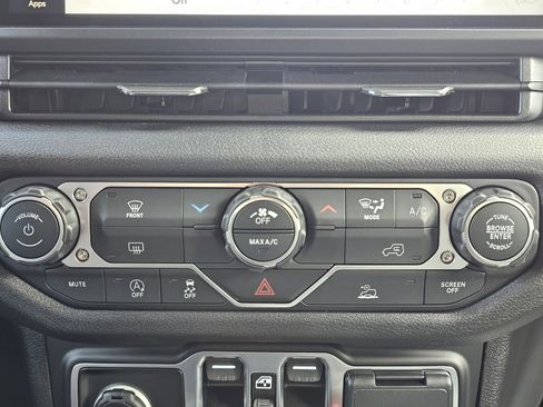 New 2026 Jeep Gladiator Sport image 12