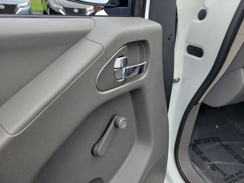 Certified 2019 Nissan Frontier S image 18