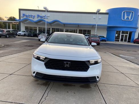 Used 2024 Honda Accord EX image 3