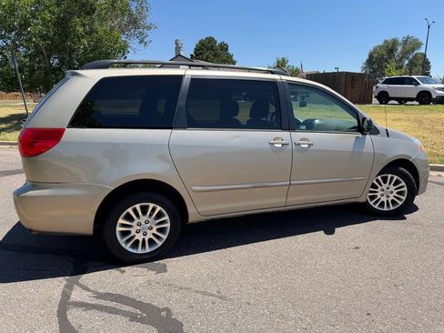Used 2009 Toyota Sienna LE AWD/4WD image 4