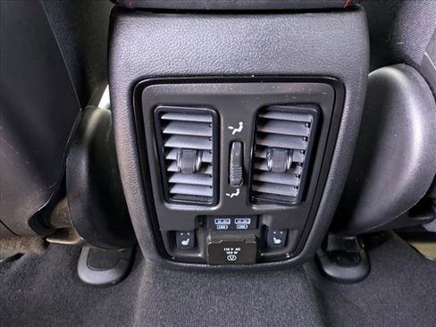 Used 2024 Dodge Durango GT RWD image 18