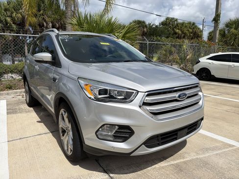 Used 2019 Ford Escape Titanium FWD image 2
