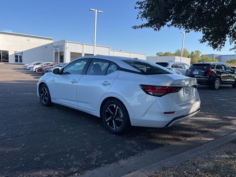 Used 2024 Nissan Sentra SV image 5
