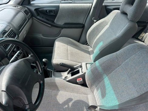 Used 2002 Subaru Forester L image 11
