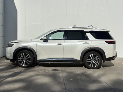 Used 2023 Nissan Pathfinder Platinum w/ Lighting Package (N93) image 4