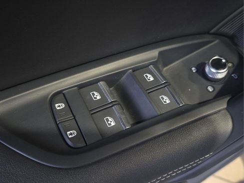 Used 2023 Audi Q5 2.0T Premium Plus AWD/4WD image 18