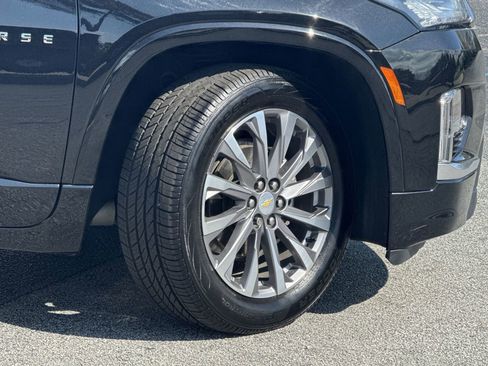 Used 2023 Chevrolet Traverse Premier image 12