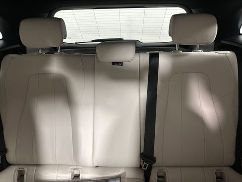 Used 2025 Mercedes-Benz GLA 250 4MATIC image 23