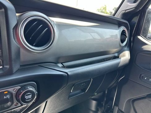 Used 2020 Jeep Wrangler Unlimited Sahara AWD/4WD image 40