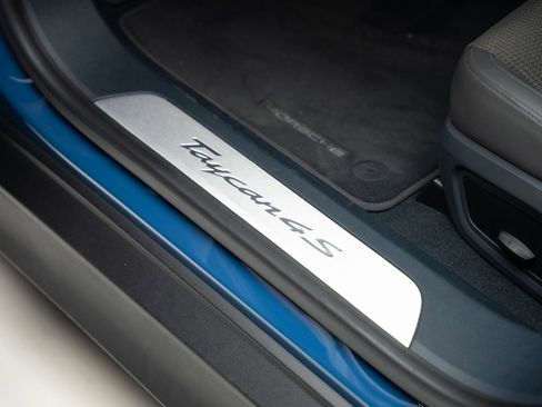 Used 2022 Porsche Taycan 4S image 53