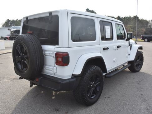 Used 2019 Jeep Wrangler Unlimited Sahara image 9