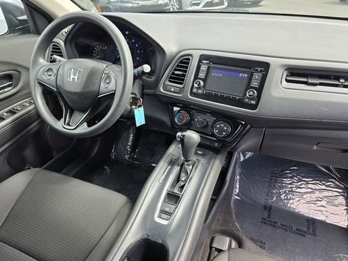 Used 2022 Honda HR-V LX image 10