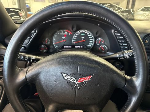 Used 2004 Chevrolet Corvette Coupe w/ Preferred Equipment Group image 37