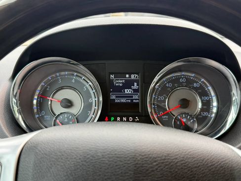 Used 2013 Chrysler Town & Country Limited w/ Luxury Group FWD image 47