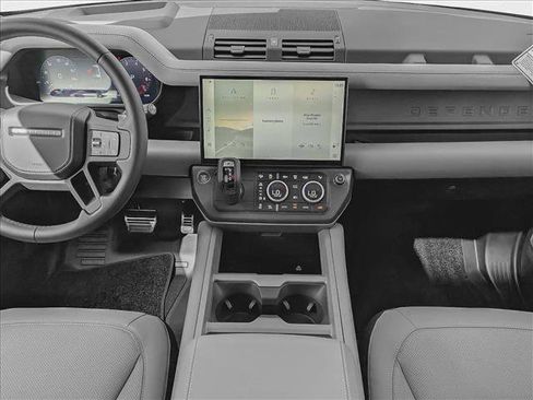 New 2026 Land Rover Defender 130 X-Dynamic SE image 3