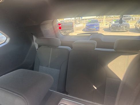 Used 2025 GMC Acadia Elevation image 9