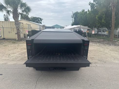 Used 2025 Tesla Cybertruck AWD Crew Cab image 13