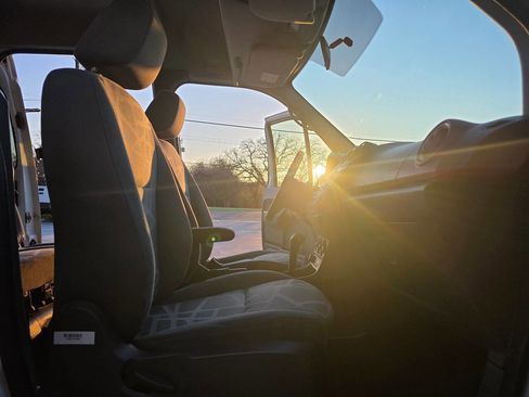 Used 2012 Ford Transit Connect XLT Premium image 22