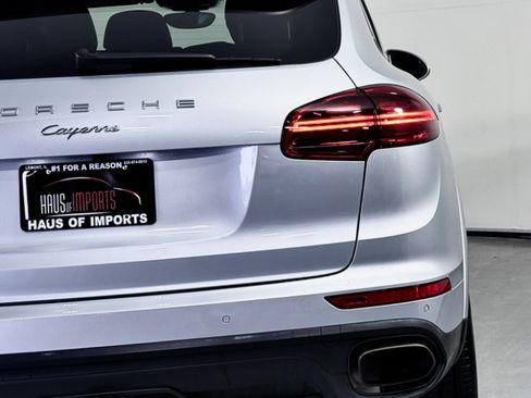 Used 2018 Porsche Cayenne Platinum Edition w/ Premium Package Plus image 14