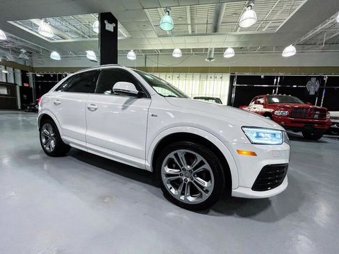 Used 2017 Audi Q3 2.0T Prestige w/ Prestige Package AWD/4WD image 4