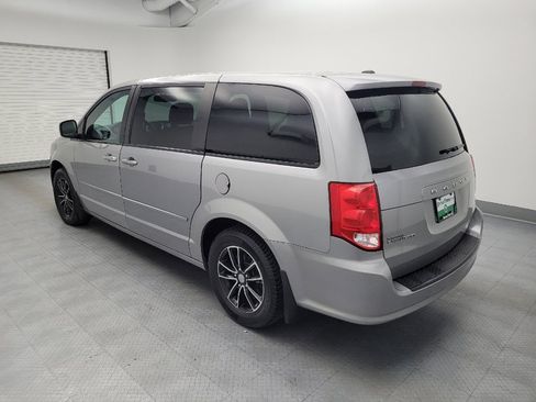 Used 2016 Dodge Grand Caravan SE FWD image 3