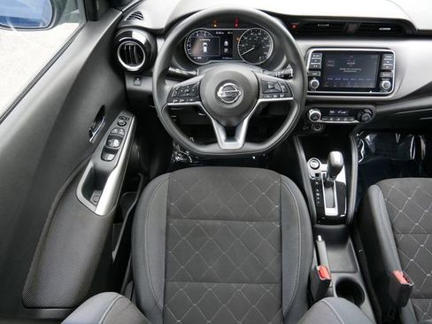 Used 2019 Nissan Kicks SV FWD image 11