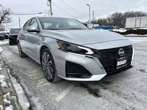 New 2025 Nissan Altima 2.5 SL AWD/4WD image 2
