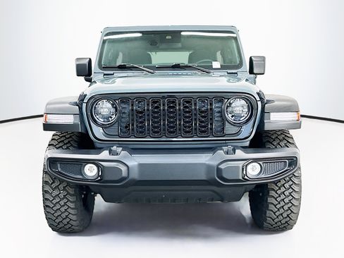 Used 2025 Jeep Wrangler Willys image 2
