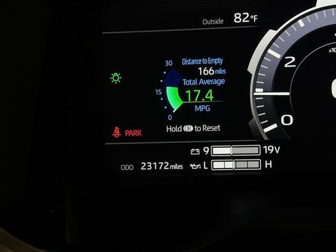 Used 2024 Toyota Tundra Platinum AWD/4WD image 17