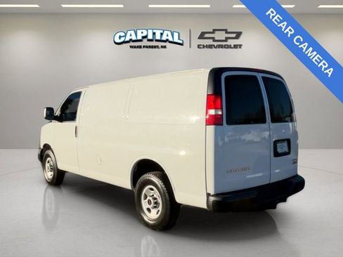 Used 2023 GMC Savana 2500 w/ Driver Convenience Package image 3
