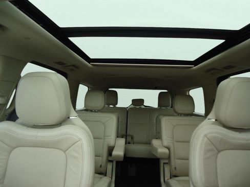 Used 2021 Lincoln Navigator Reserve image 36