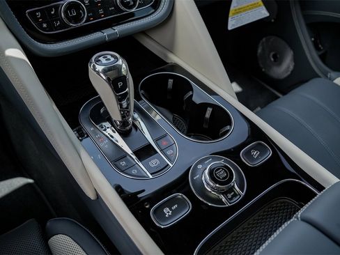 New 2025 Bentley Bentayga image 29