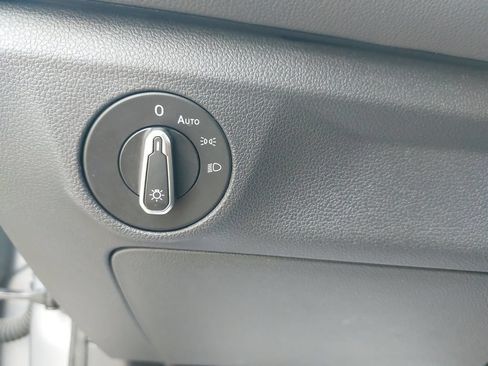 Certified 2025 Volkswagen Jetta S FWD image 22