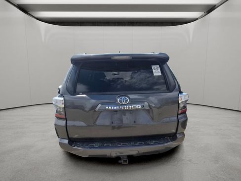 Used 2020 Toyota 4Runner SR5 AWD/4WD image 8