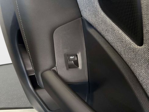 New 2026 Volkswagen Tiguan S image 12