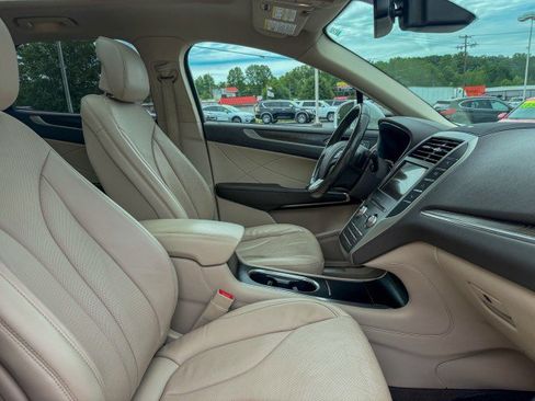 Used 2019 Lincoln MKC Reserve w/ MKC Technology Package FWD image 22