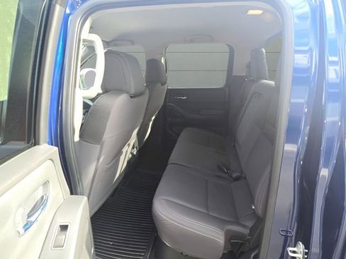 Certified 2022 Nissan Frontier SV image 9