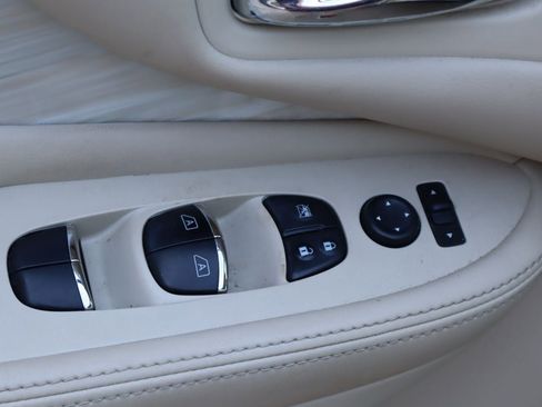 Used 2018 Nissan Murano SL w/ Moonroof Package FWD image 22
