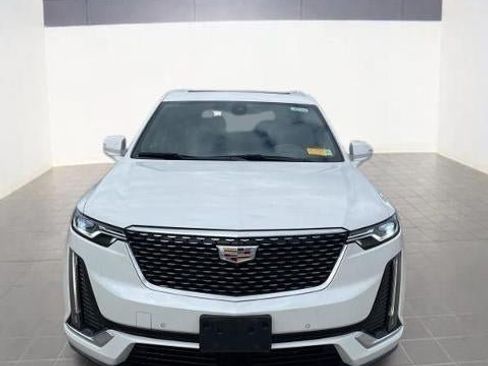 Certified 2023 Cadillac XT6 Premium Luxury w/ Technology Package AWD/4WD image 9
