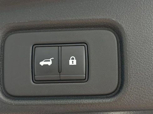 Used 2024 Nissan Pathfinder SL w/ Cargo Package image 23