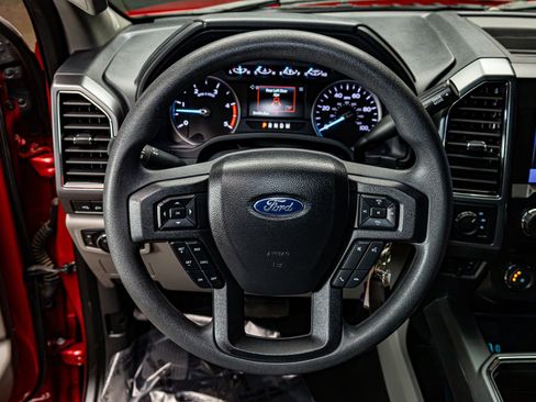 Used 2022 Ford F450 XLT w/ XLT Premium Package image 18