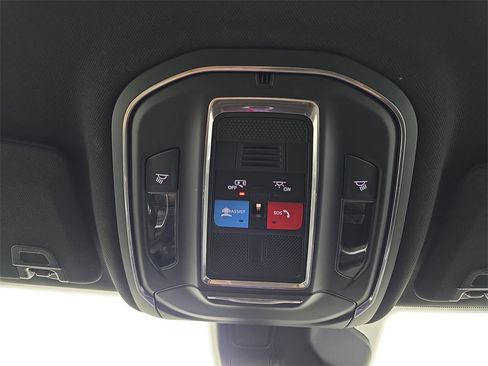 Used 2025 Jeep Grand Cherokee L Laredo image 31