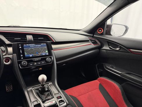 Used 2018 Honda Civic Type R image 19