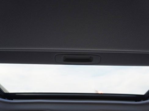 Used 2021 Toyota Camry SE w/ Audio Upgrade Package image 16