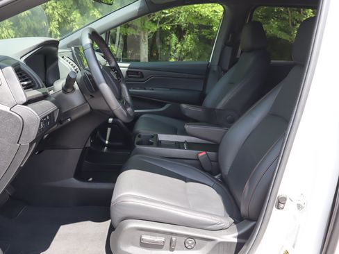 Used 2024 Honda Odyssey Sport image 15